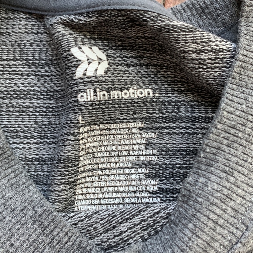 Two Pullovers - image 5